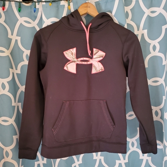 Under Armour Tops - Under Armour Camo Hoodie
